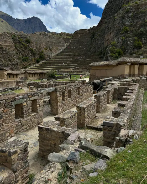 Beyond Machu Picchu: 5 Lesser-Known Inca Ruins Near Cusco You Should Explore. 2 Ruinas incas de Ollantaytambo en el Valle Sagrado de Cuzco, Perú.