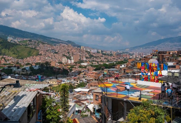 Panoramic view of Medellín Colombia surrounded by Andean mountains on a 10-day Colombia nature and culture itinerary